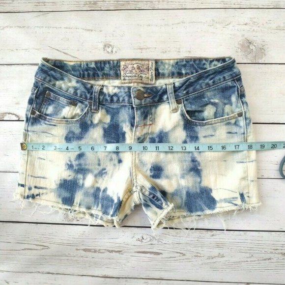 American Rag Upcycled Reverse Tie Dye sz 9 Shorts - Picture 9 of 10